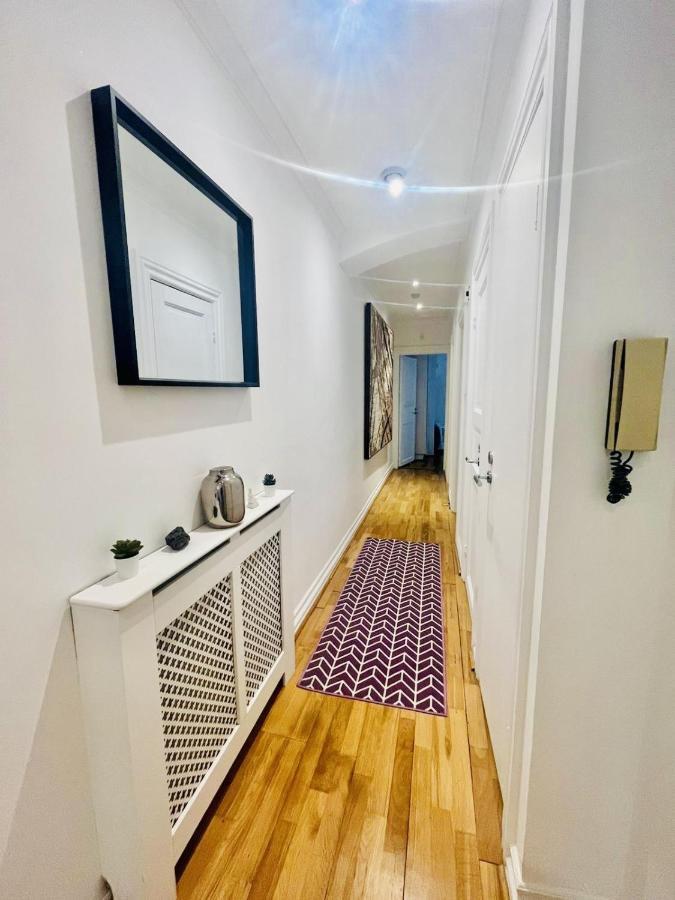 2 Bedroom Flat In Diplomatic Enclave In Kensington Λονδίνο Εξωτερικό φωτογραφία