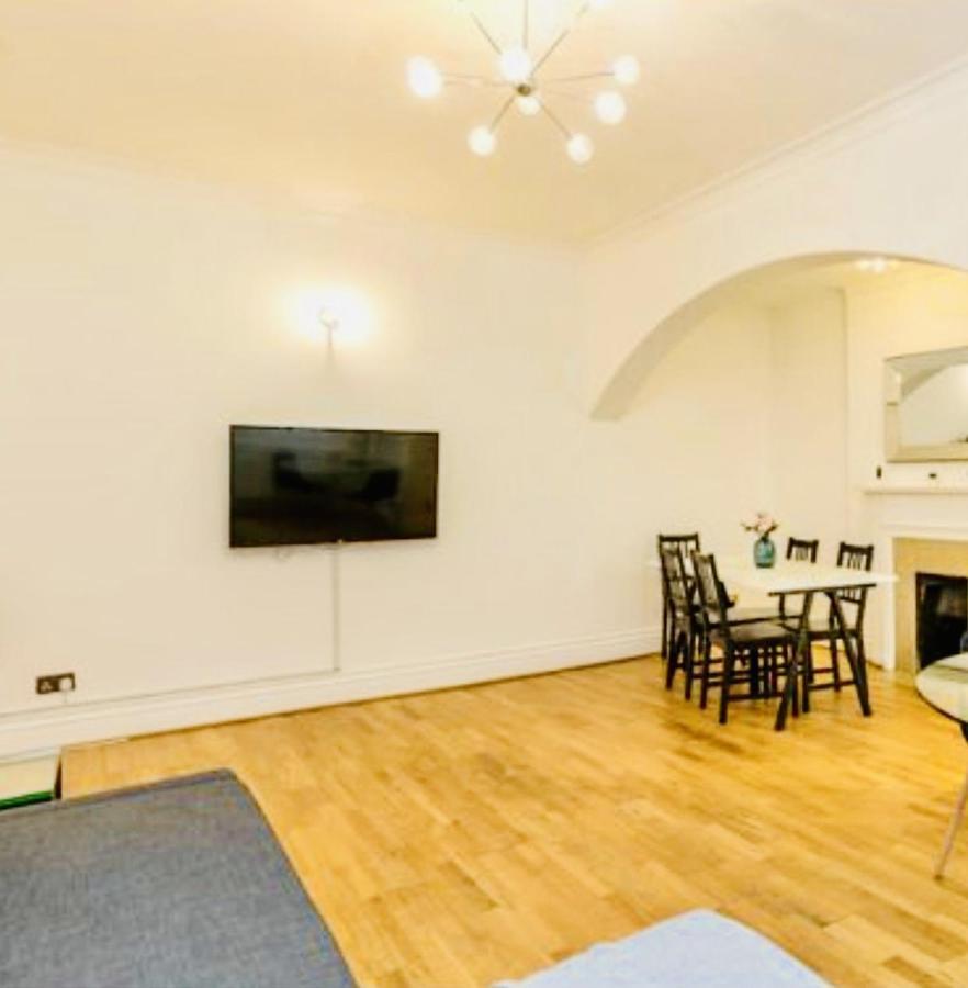 2 Bedroom Flat In Diplomatic Enclave In Kensington Λονδίνο Εξωτερικό φωτογραφία