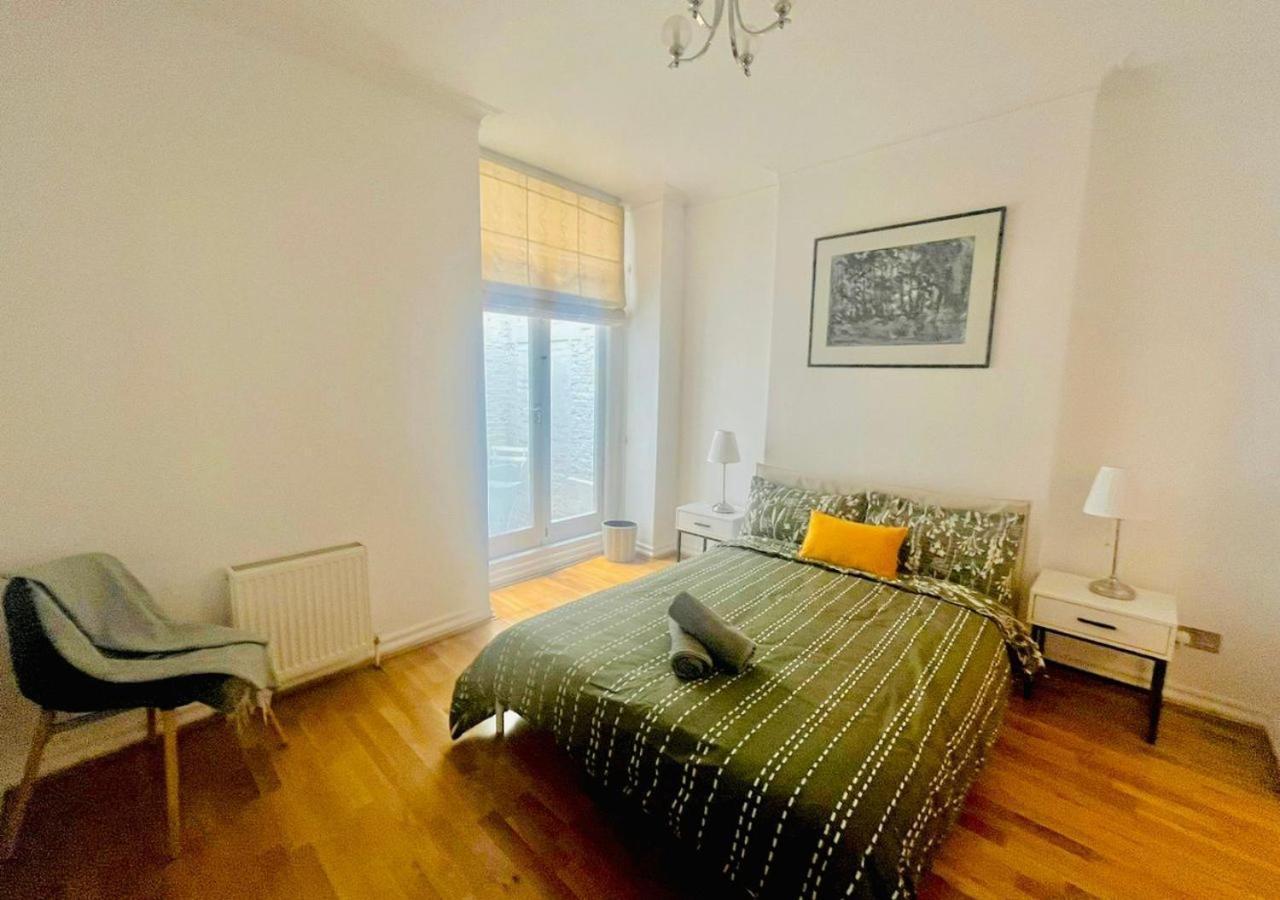 2 Bedroom Flat In Diplomatic Enclave In Kensington Λονδίνο Εξωτερικό φωτογραφία